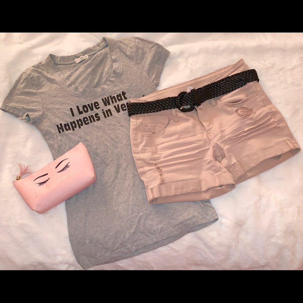 ❗️SOLD❗️ I Love What Happens in Vegas Gray T-Shirt